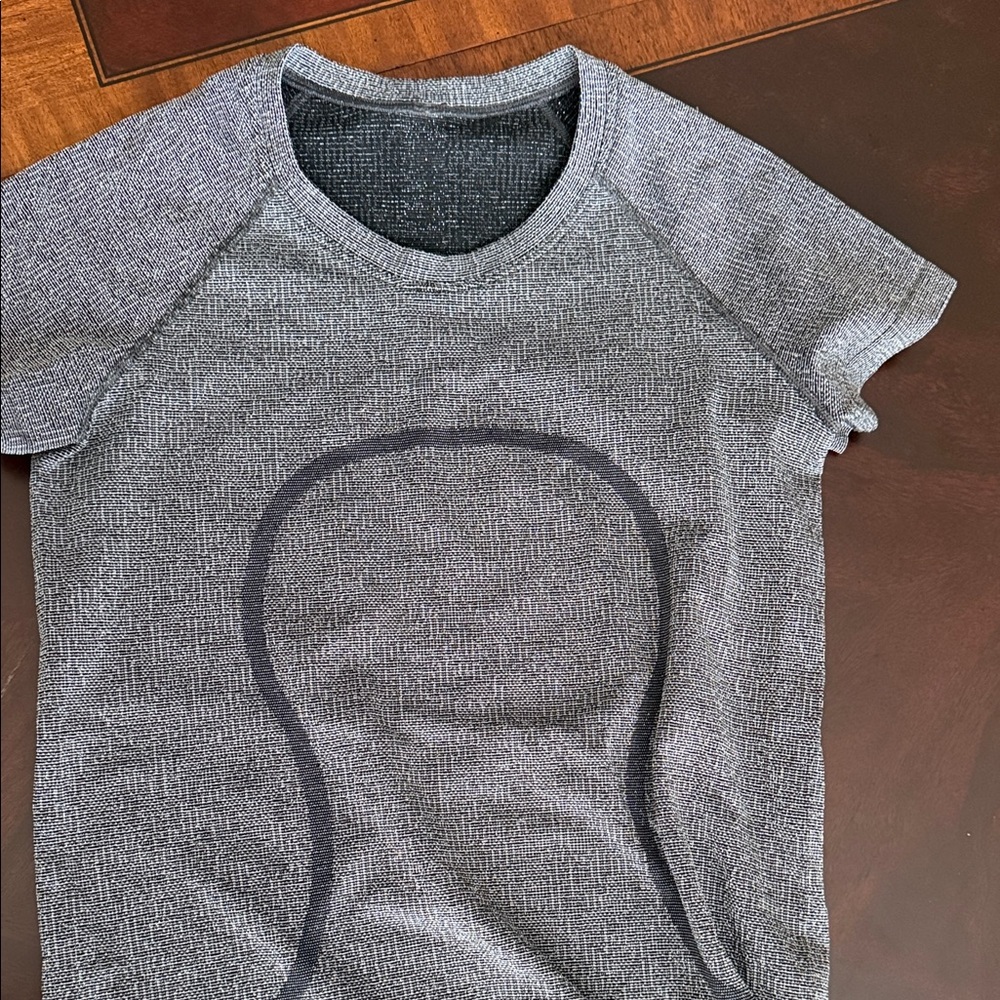 lululemon athletica Charcoal Heather Short Sleeve Tee